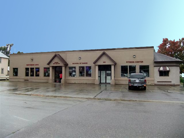 208 N Winsted